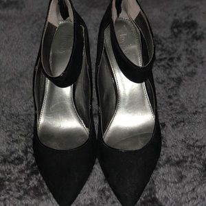 Comfy kitten heel shoes